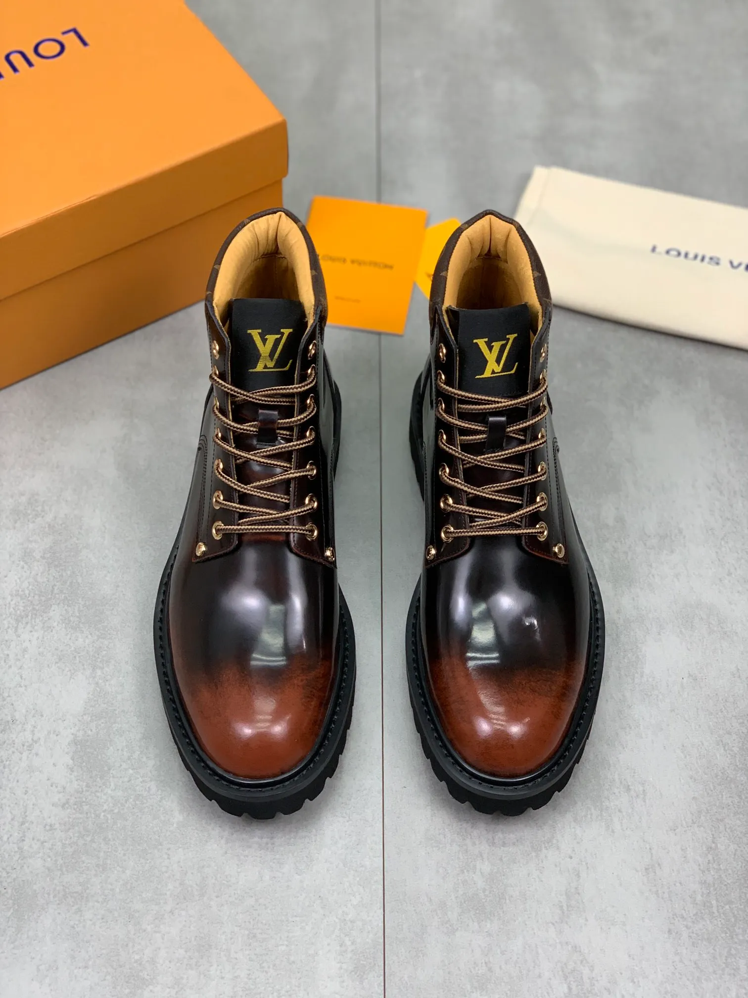 Men's men's shoes💰P620💰[New model]🆘Water-dyed cow lining LV Louis Vuitton business high-top leather shoes, made of original imported Italian 🇮🇹 open-edge bead-rubbed open-edge bead cowhide, full cowhide lining, carefully handmade by professional shoemakers, the original version is specially designed for wear-resistant outsole. Standard code 38-44 burgundy blue🉑️select